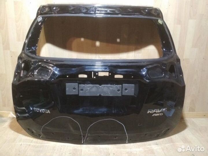 Крышка багажника Toyota