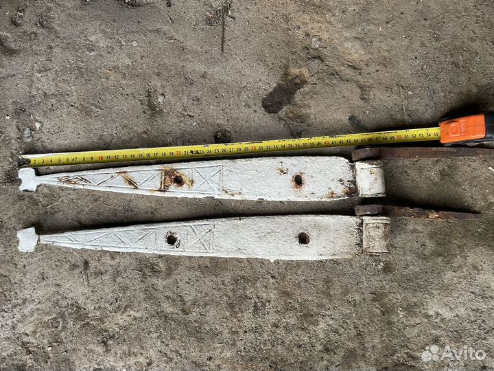 Кованые старинные амбарные петли