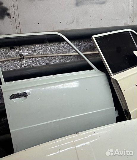 Двер правая передняя