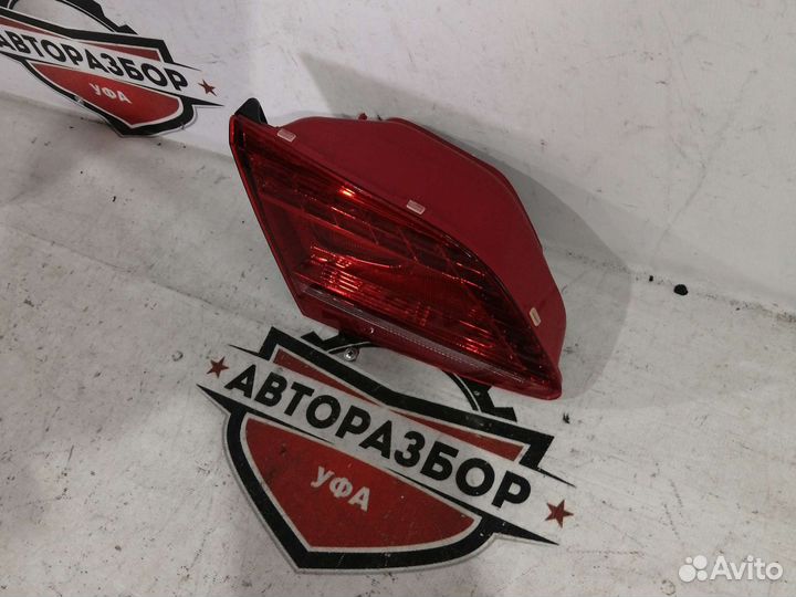 Фонарь внутренний левый Volkswagen Passat B7 11-14