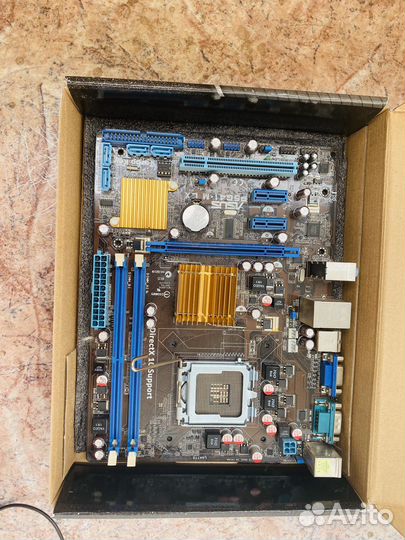 Материнская плата