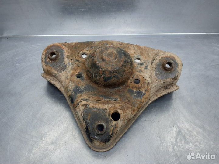 Кронштейн амортизатора Audi A4 B5 1994-2001