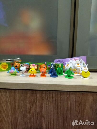 Игрушки из сюрпризов наборами и единички