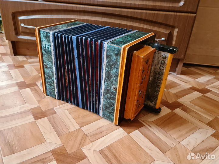 Гармонь Саратовская