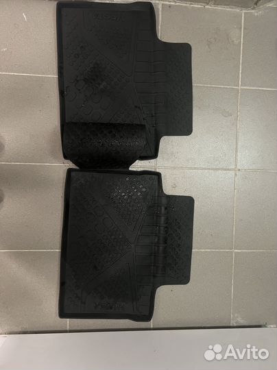 Автомобильные коврики резиновые LADA веста
