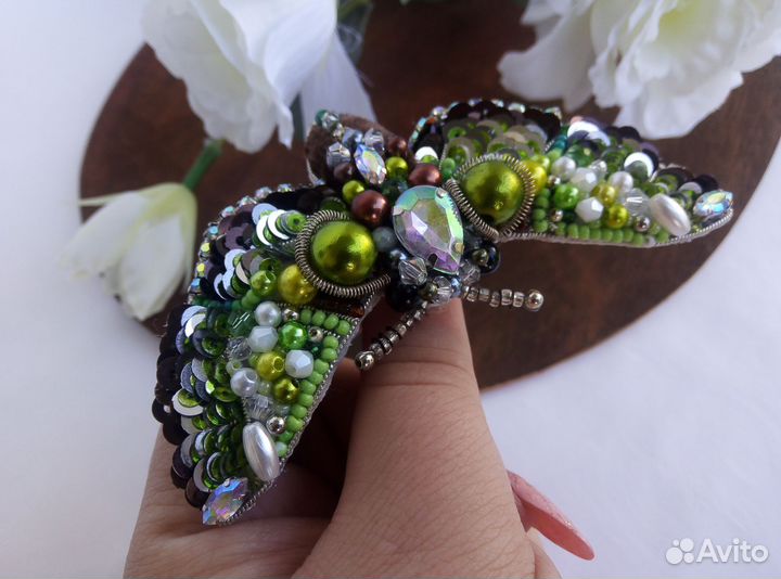 Брошь дубовый бражник