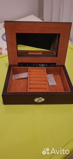 Шкатулка для украшений