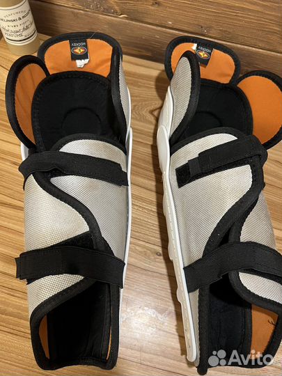 Хоккейные наколенники детские 12 размер