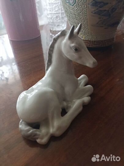Статуэтка жеребенка
