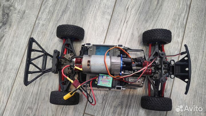 Traxxas slash 4x4, 1/16