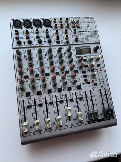 Микшерный пульт Behringer UB1204FX-PRO Eurorack