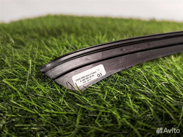 Молдинг стекла левый Mercedes-Benz Gle-Class C292