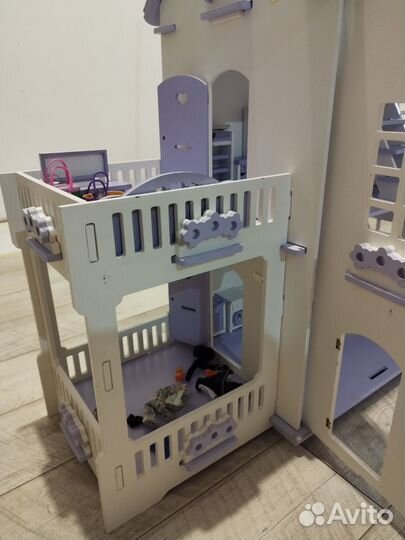 Большой кукольный домик деревянный