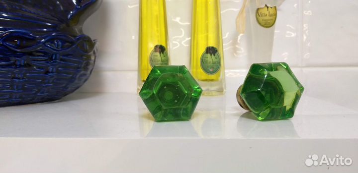 Старинные стеклянные ручки Урановое стекло