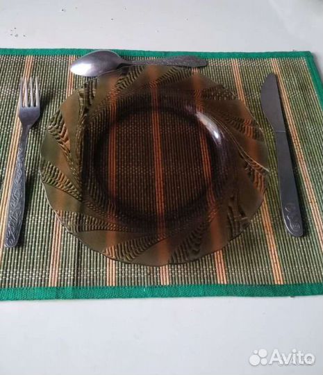 Тарелки вилки ножи (10 предметов)