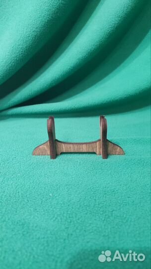 Подставка для миниатюрных мечей