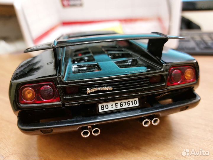 Коллекционная модель Lamborghini Diablo 1:18
