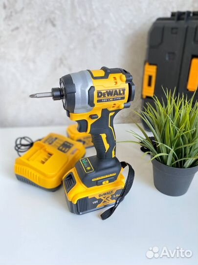 Аккумуляторный бесщеточный винтоверт dewalt