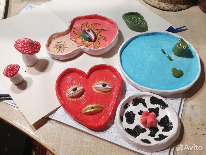 Рисунки на одежде и холсте