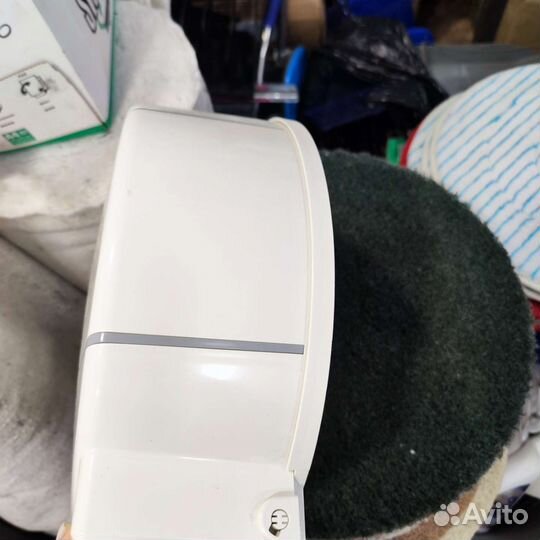 Диспенсер для бумаги туалетн