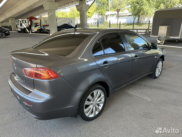 Mitsubishi Lancer 1.8 МТ, 2008, битый, 328 000 км