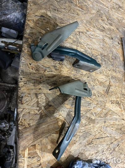 Петли капота ford focus 1