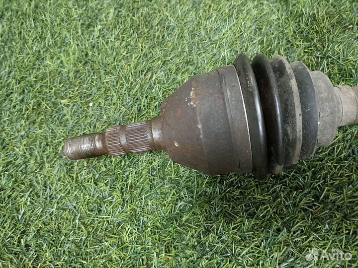 Полуось (привод) передний левый Opel Zafira B