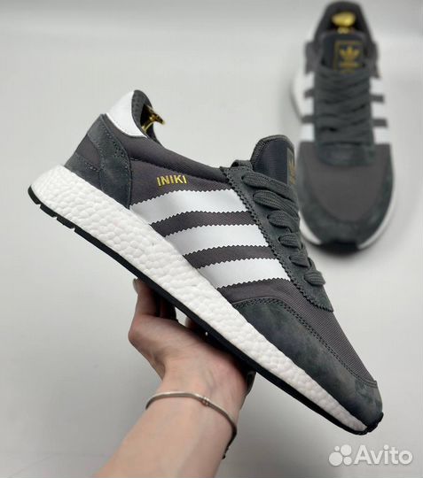 Adidas Iniki