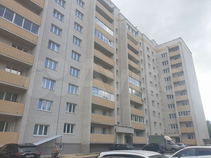 2-к. квартира, 66 м², 4/10 эт.