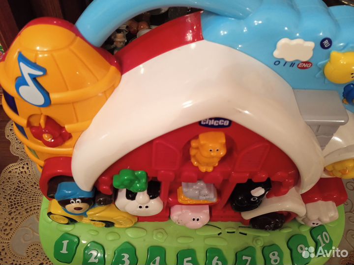 Игровой центр Chicco Говорящая ферма (Русский, Анг
