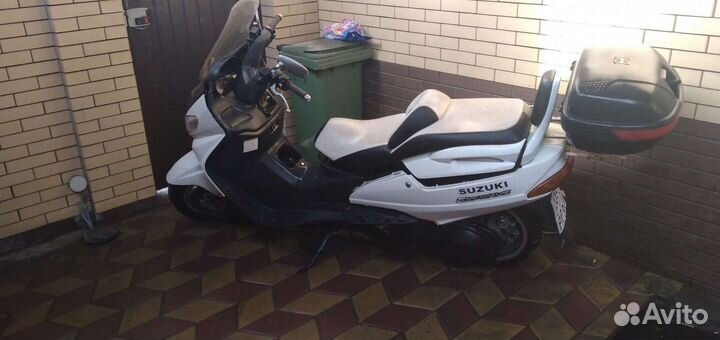 Максискутер Suzuki SkyWave