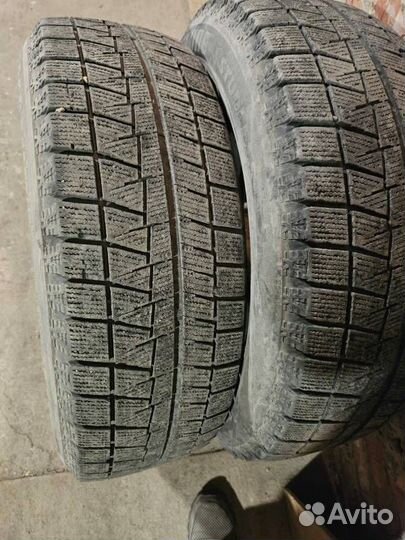 Bridgestone Blizzak Revo GZ 215/65 R16