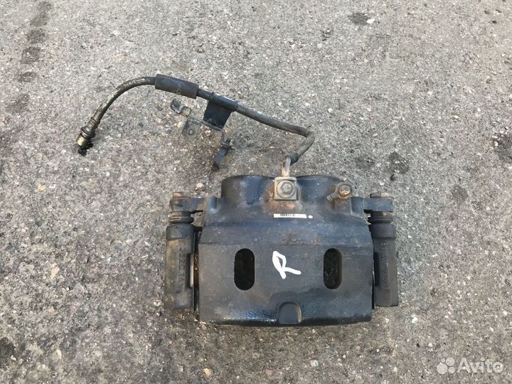 Суппорт передний правый Chevrolet Tahoe 06-14