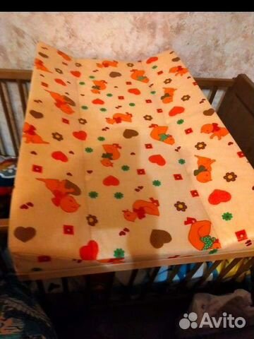 Пеленальная доска на кроватку