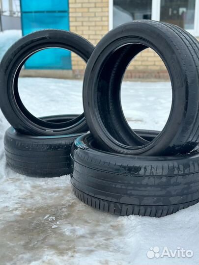 Pirelli P Zero 245/45 R19 и 275/40 R19 101Y