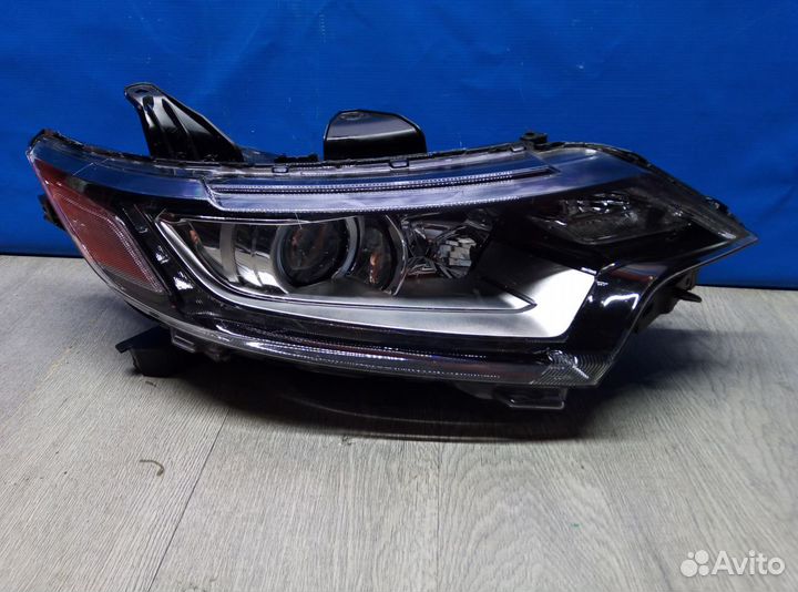 Фара правая Mitsubishi Outlander 3 2012