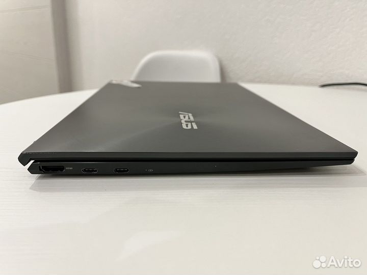 Asus zenbook 14 um425i