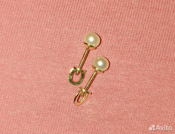 Золотые серьги пусеты с жемчугом
