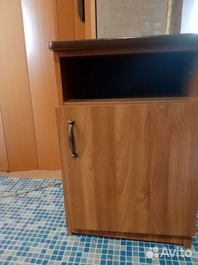 Тумба прикроватная