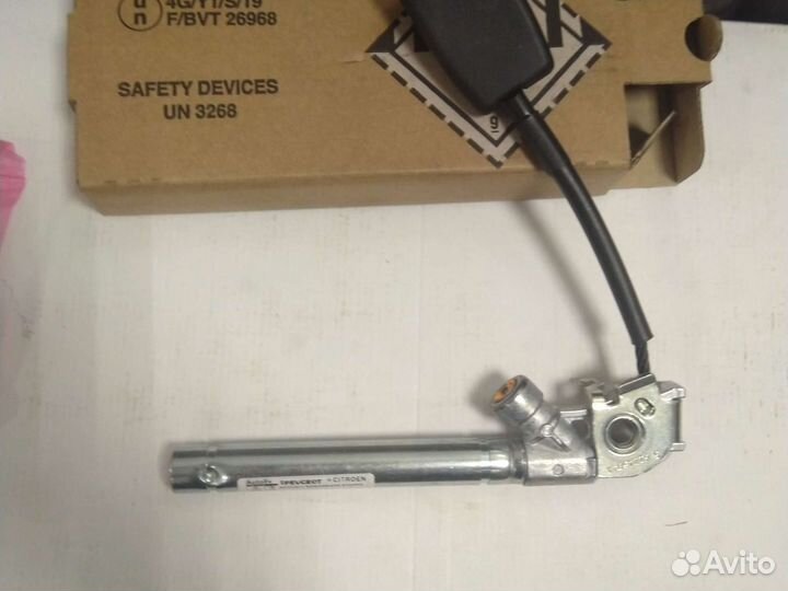 Citroen C4 Picasso 2014+ преднатяжитель левого рем
