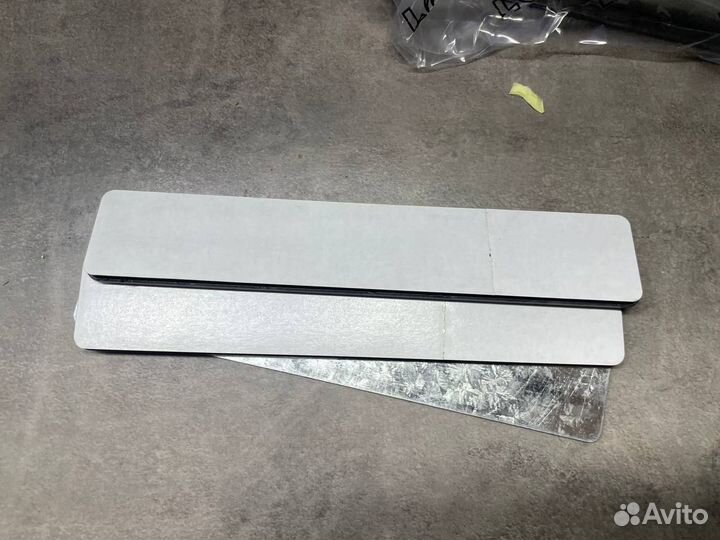 Ручка дверная с креплением и фиксатором в комплект