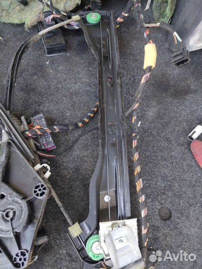 Водительский стеклоподъёмник Фольксваген поло 16г
