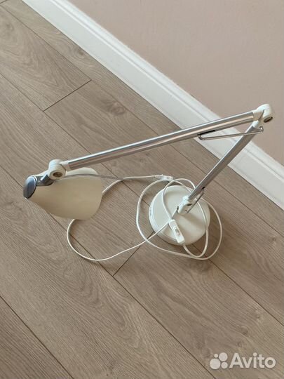 Настольная лампа IKEA белая