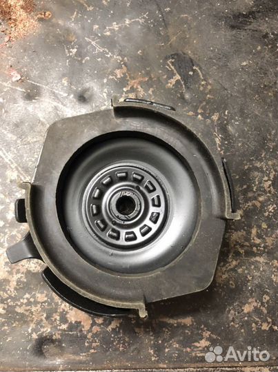 Опора задняя