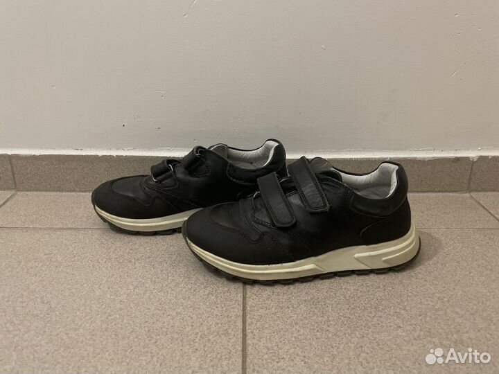 Кроссовки кожаные 33