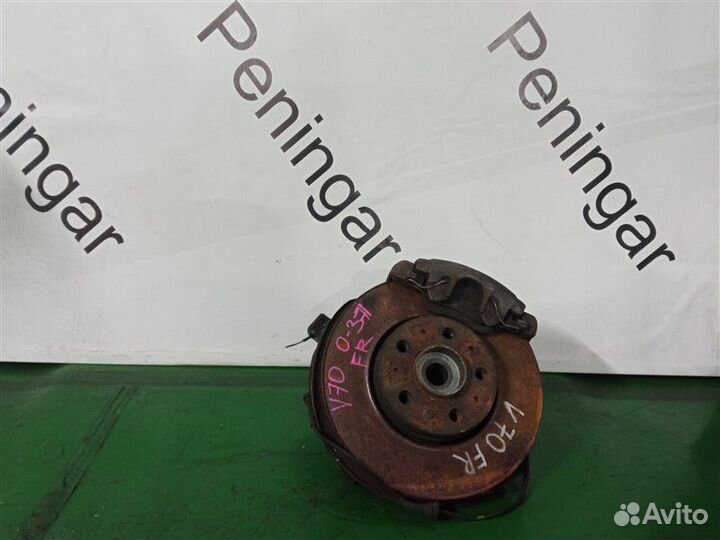 Ступица (кулак, цапфа) передняя правая Volvo V70