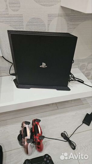 Sony playstation 4 pro 1tb, 3 джойстика, док, игры