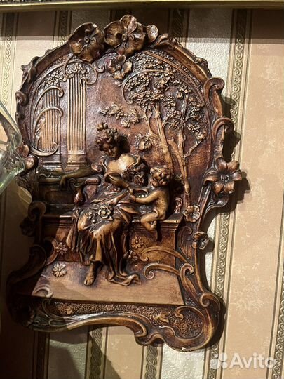 Настенное панно из гипса женщина