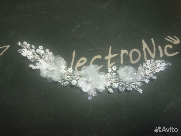 Веточка для волос