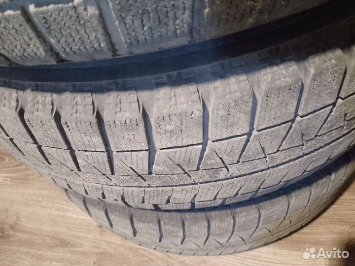 Bridgestone Blizzak LM-001 Evo 225/60 R17